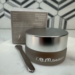 R.E.M. Beauty Sweetener Concealer- Tan